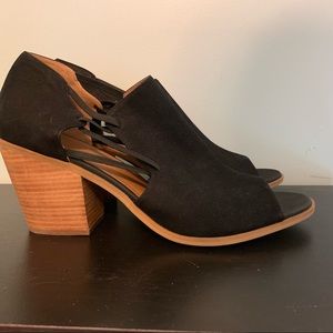 Susina Cut Out Open Toe Bootie